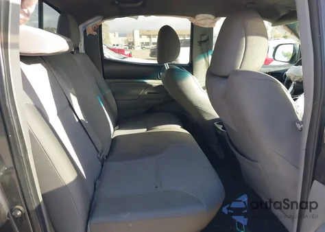 2015 Toyota Tacoma Prerunner V6 z USA, uszkodzony, nr VIN 3TMJU4GN1FM190544